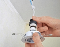 установка светильников